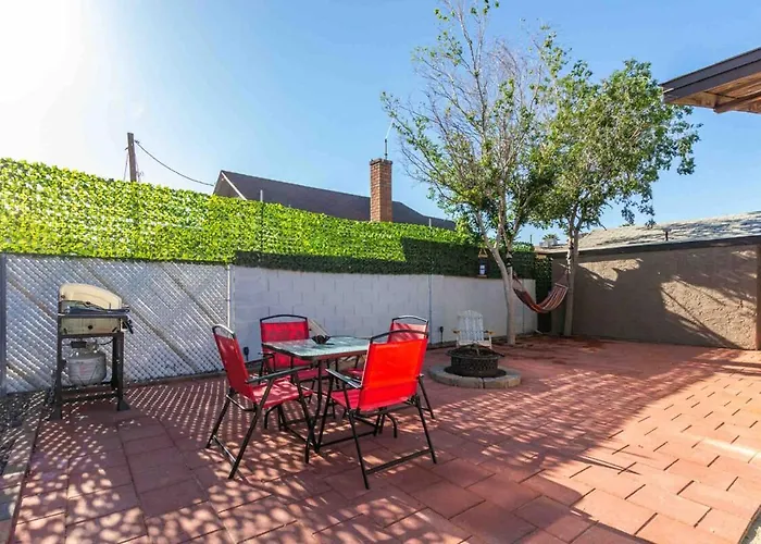 Your Downtown Cozy With Backyard Unit C * Phoenix