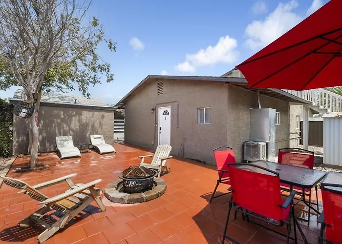 Your Downtown Cozy With Backyard Unit C *