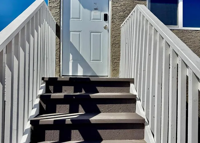 Your Downtown Cozy With Backyard Unit C Apartamento